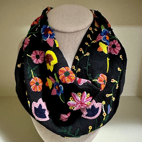 Mignonne Gavigan Multicolor Floral Necklace - Picture 3 of 7